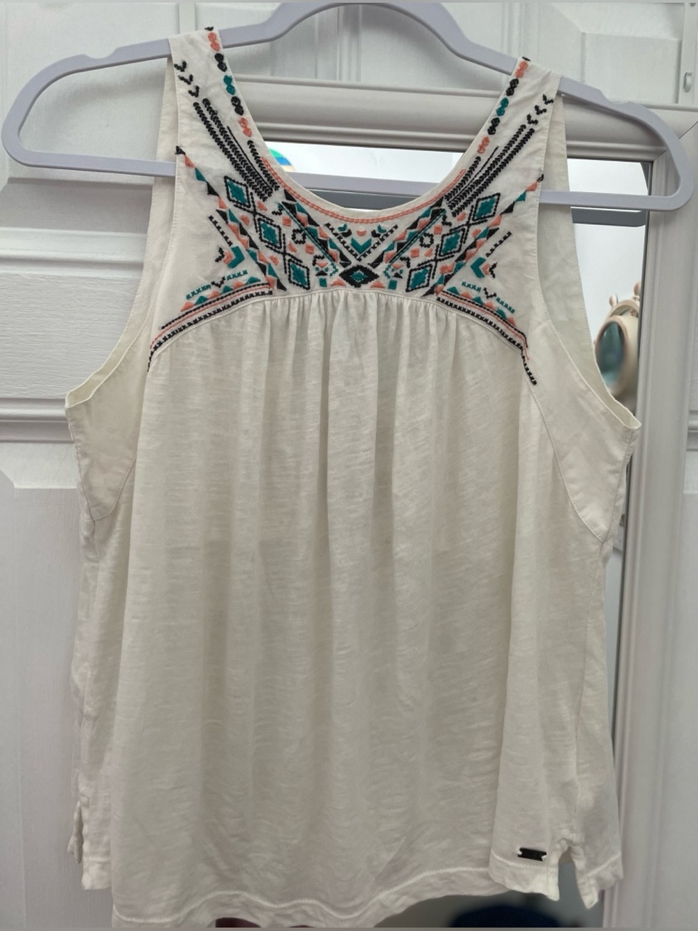 Size small Roxy sleeveless top.